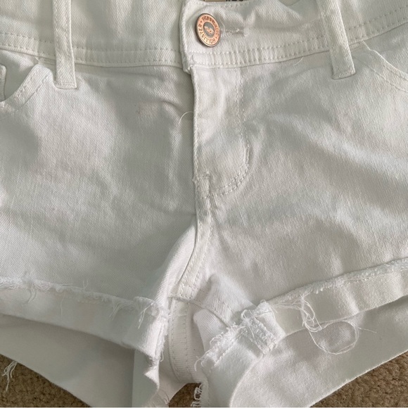 Hollister White Distressed Shorts - Picture 9 of 9
